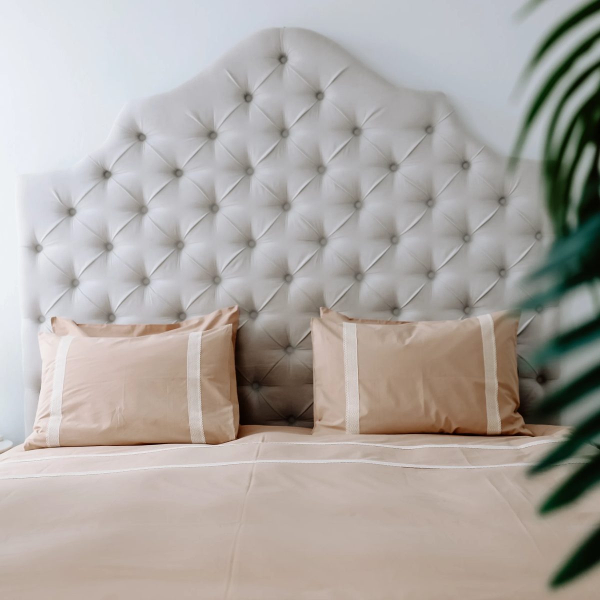Lace-trimmed bed linen, percale – Peach Fuzz – detail 3