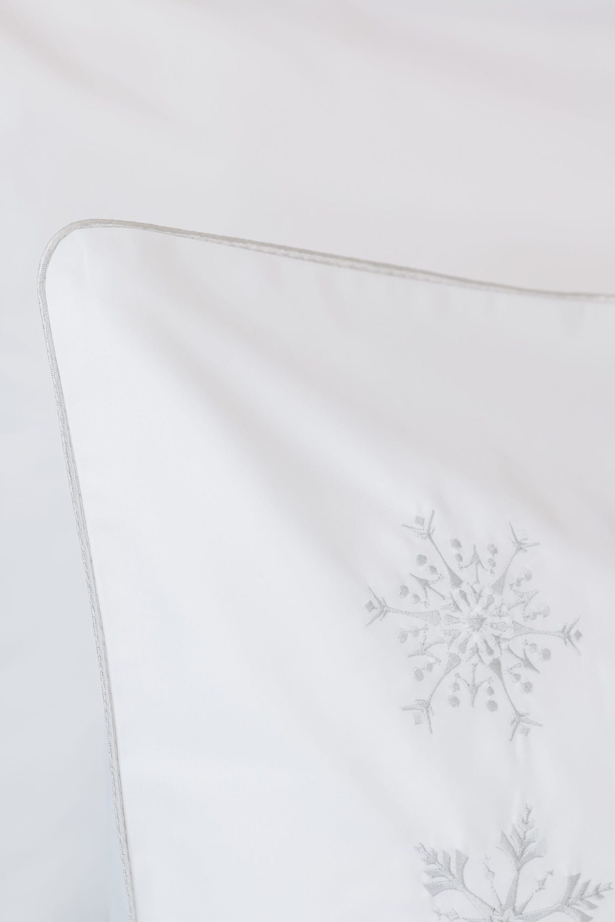 Premium white bed linen, percale cotton – Silver Snowflakes embroidery – detail 4