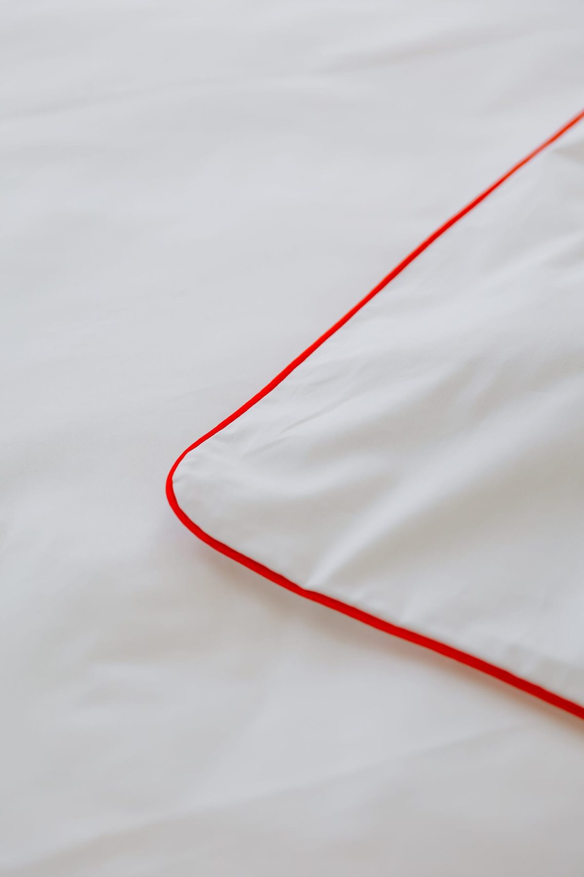 Premium white bed linen, percale cotton – Baubles embroidery – detail 4