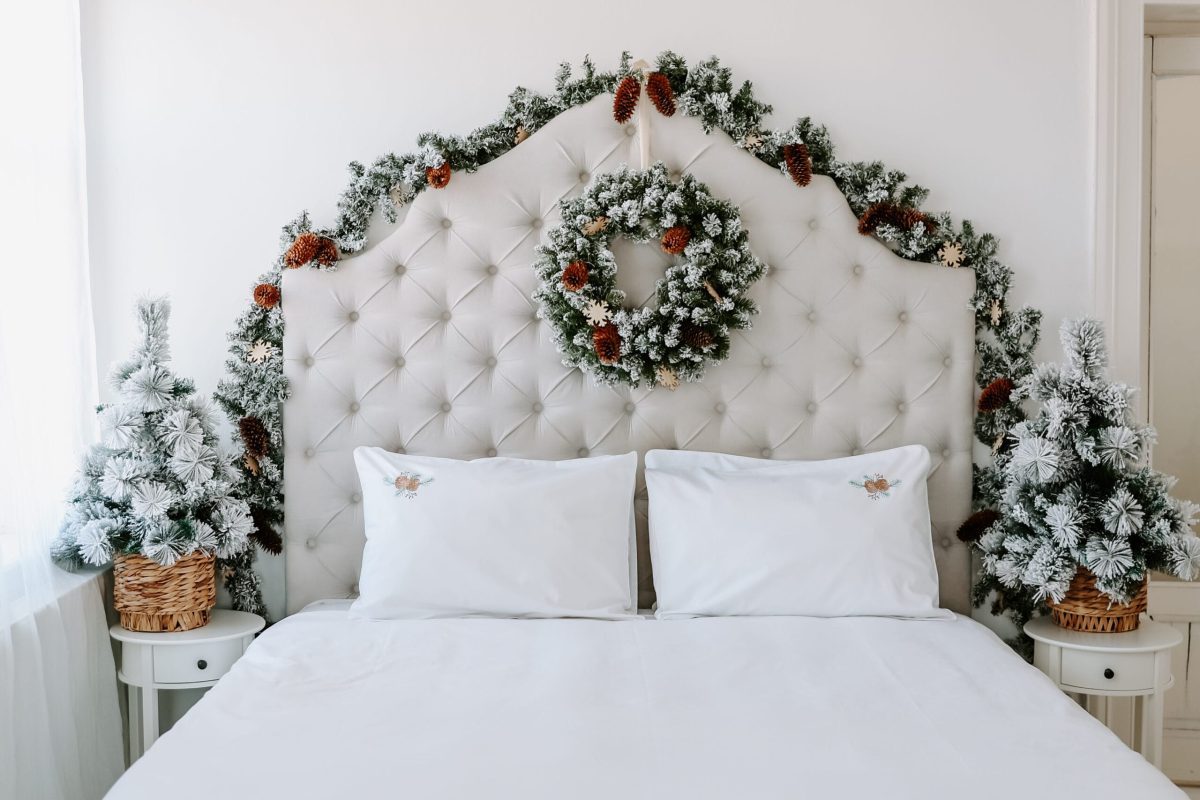 Premium white bed linen, percale cotton – Pine Cone embroidery