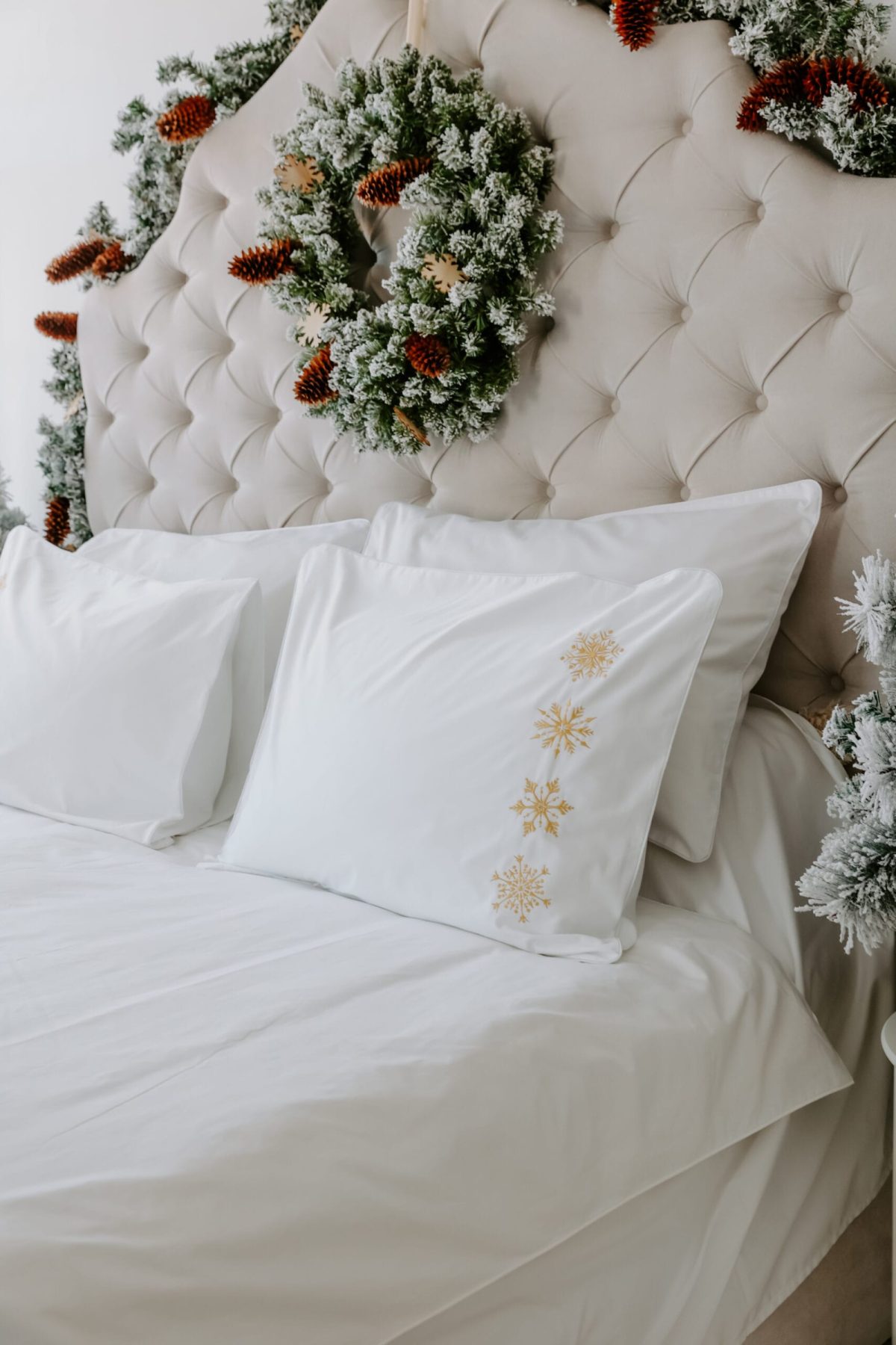 Premium white bed linen, percale cotton – Golden Snowflakes embroidery