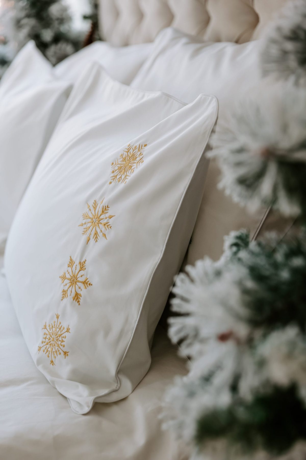 Premium white bed linen, percale cotton – Golden Snowflakes embroidery – detail 4