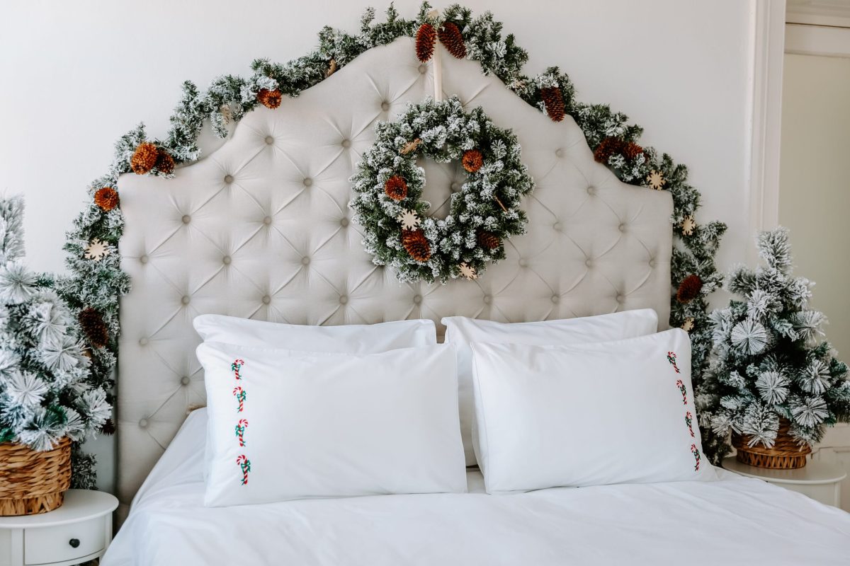 Premium white bed linen, percale cotton – Candy Canes embroidery