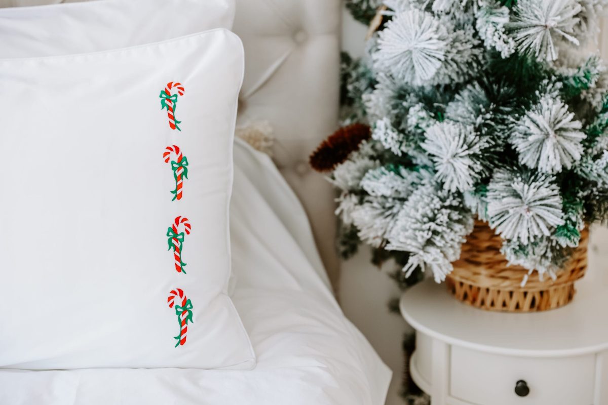 Set of 2 pillowcases – Candy Canes embroidery