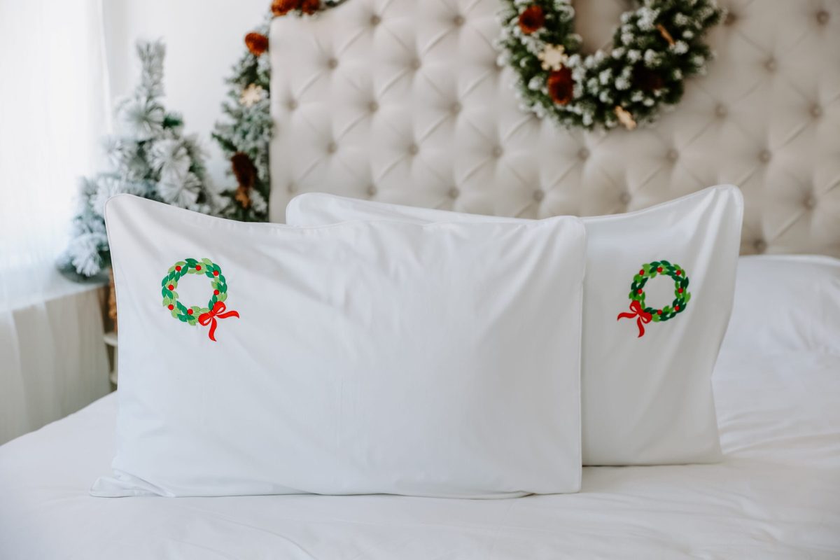 Set of 2 pillowcases – Wreath embroidery