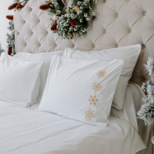 Lenjerie de Pat Albă Premium - Bumbac Percale - Matrimonial- Broderie Fulgi aurii