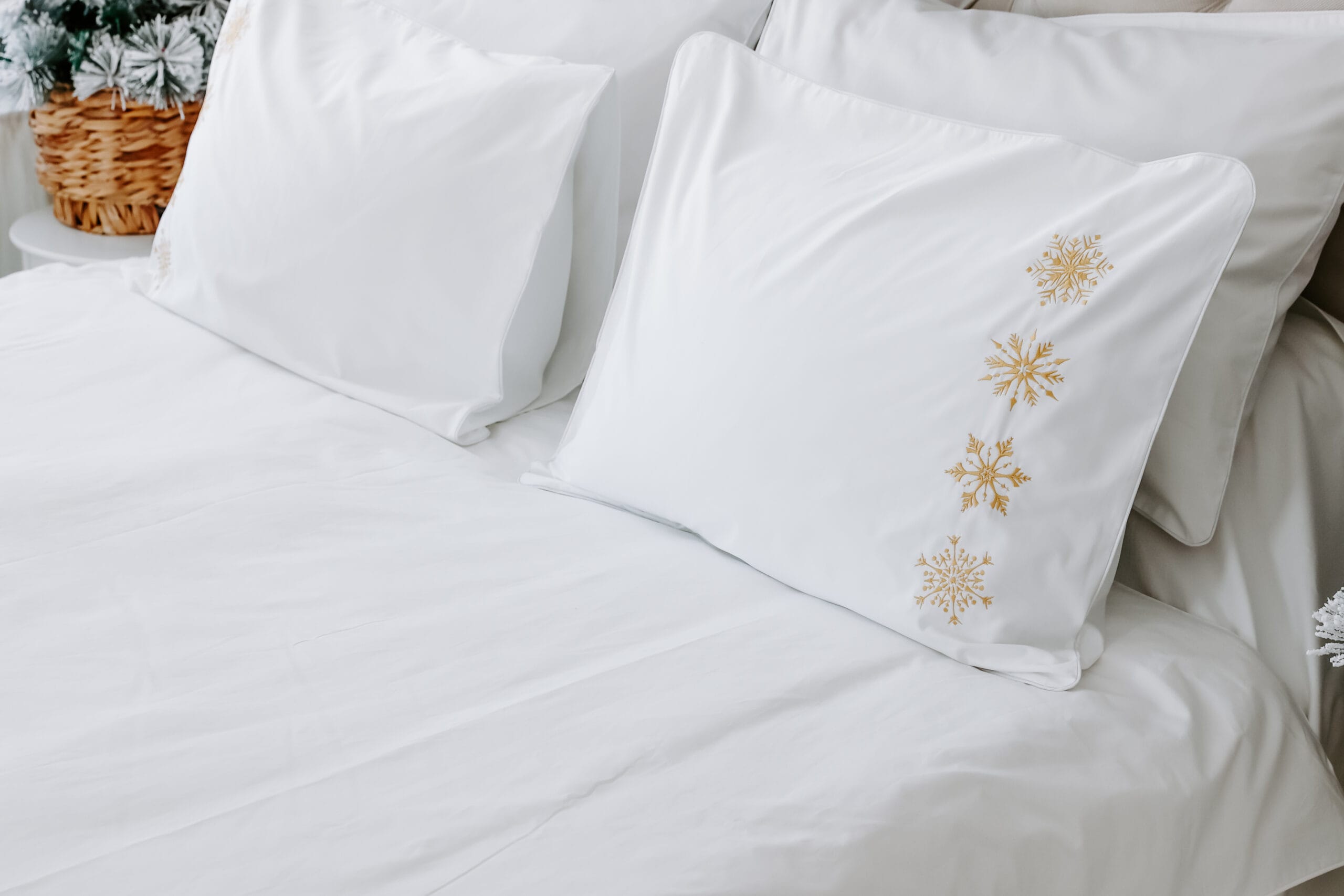 Set de 2 fete de perna , broderie Fulgi aurii